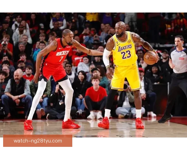 41岁詹皇再创历史 16+8+5拼至受伤